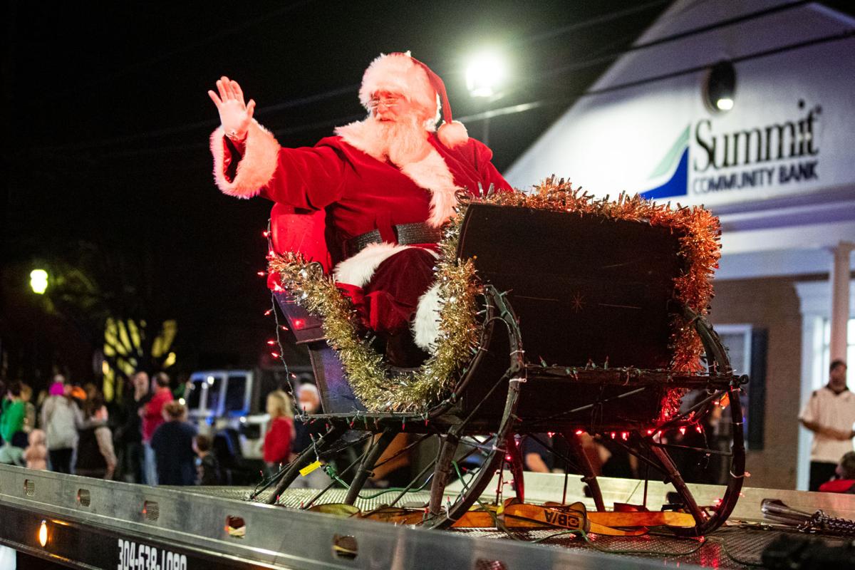 Christmas Parades 2022 Ohio Valley Barboursville Christmas Parade Leads Slew Of Holiday Events | News |  Herald-Dispatch.com
