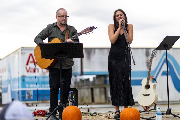 Photos Kenova Pumpkin House Multimedia