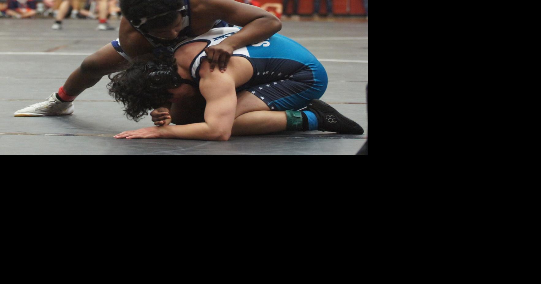 Marin advances to sectional wrestling tourney