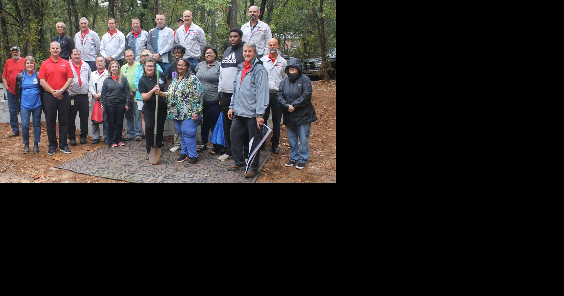 Ground broken for Kelso family Habitat house Local News