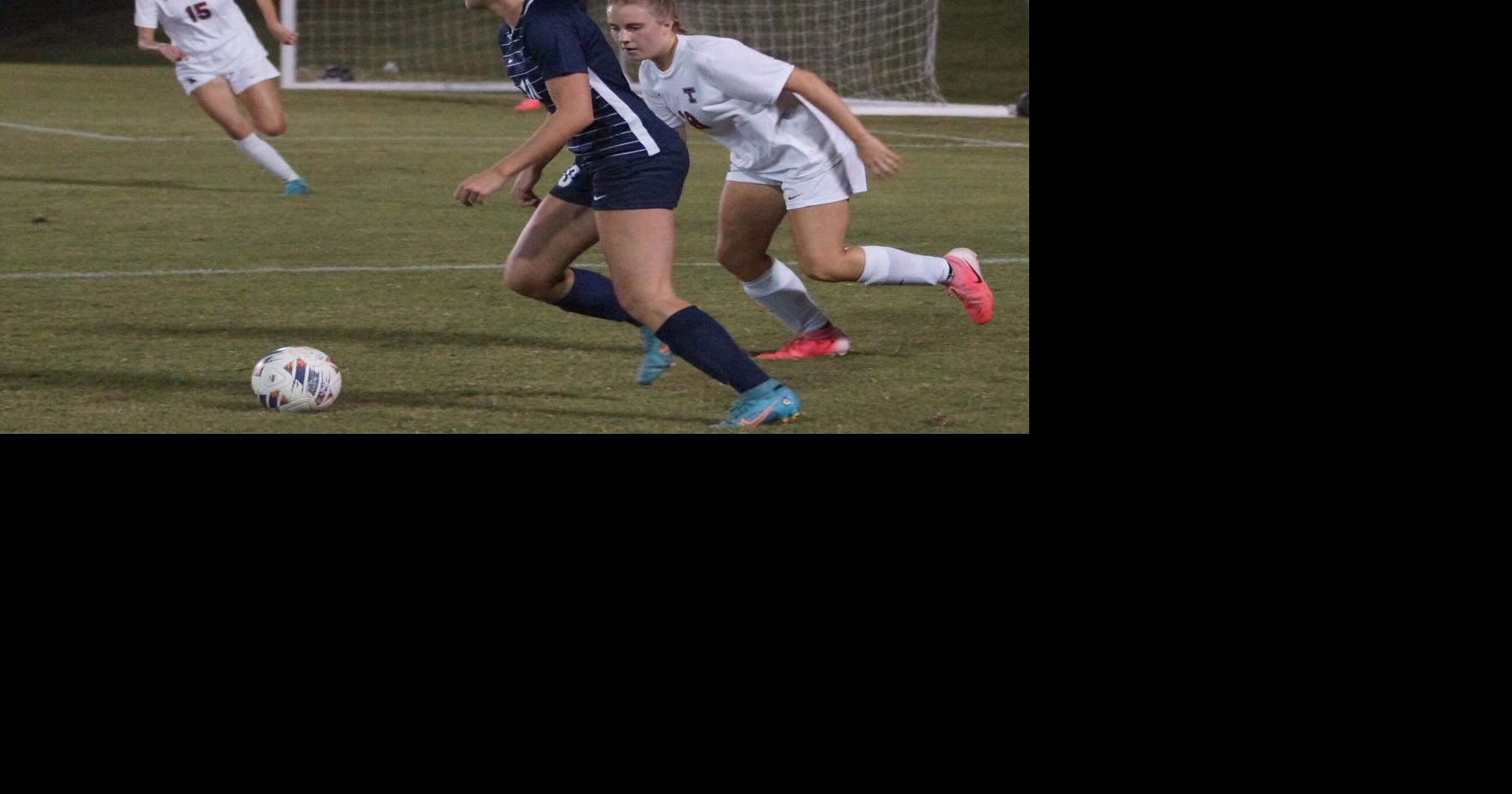 FC girls soccer blows out Stone Memorial to advance to regional finals