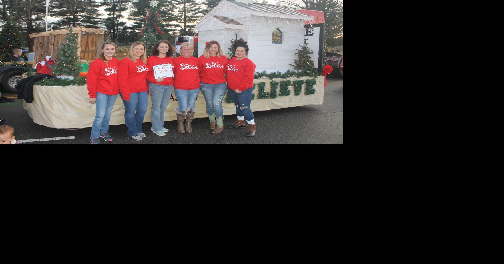 Decherd Christmas Parade shines bright on rainy day Local News