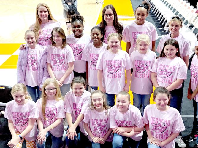 Decherd Elementary girls' basketball team travels to watch UT game