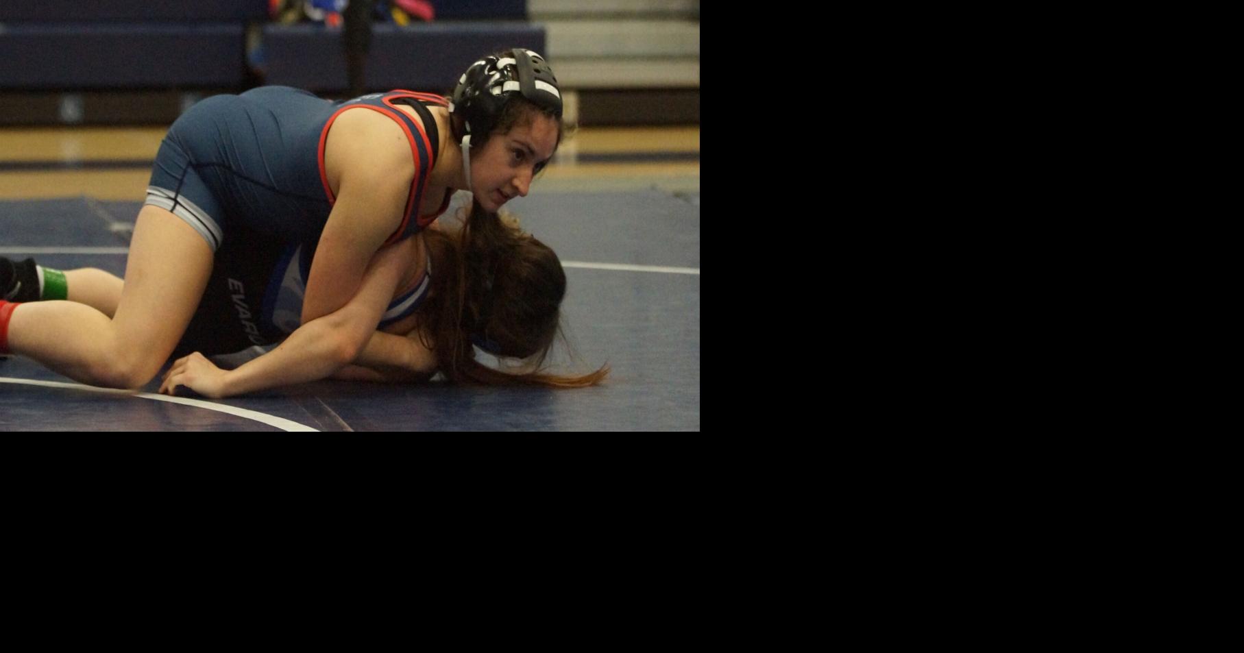 Rebelette wrestlers close out season with sectional tourney