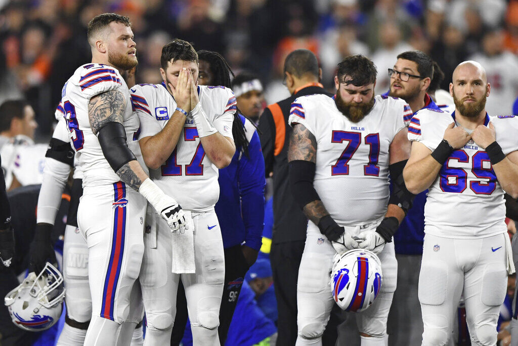 Buffalo Bills safety Damar Hamlin exits game via ambulance after scary  collapse, requires CPR - On3