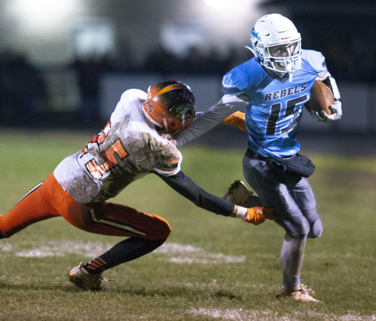 Prep Football Unbeaten Patrick Henry Tops Chilhowie In Hogo