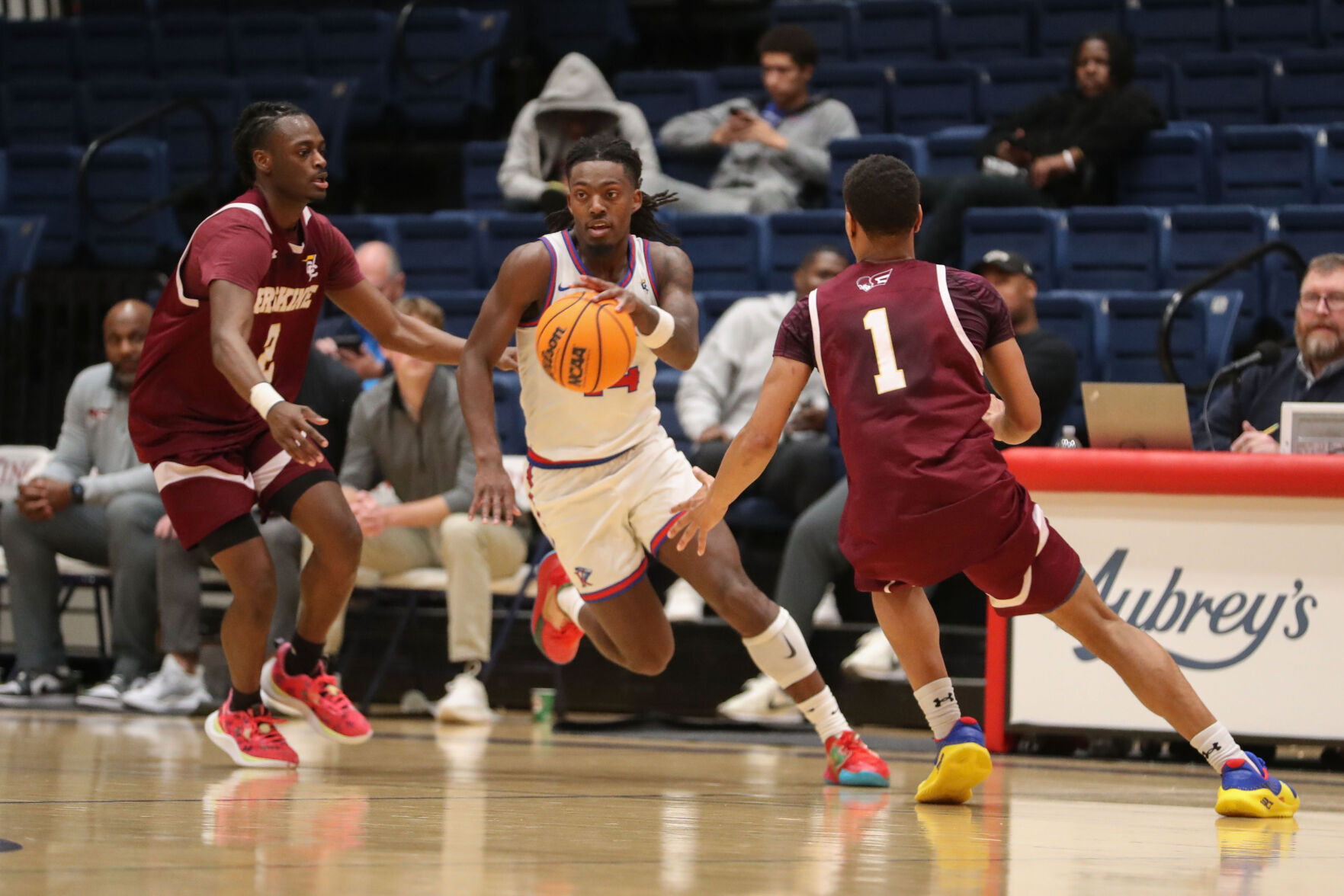 MEN'S COLLEGE BASKETBALL: Jordan Akal guides King University to