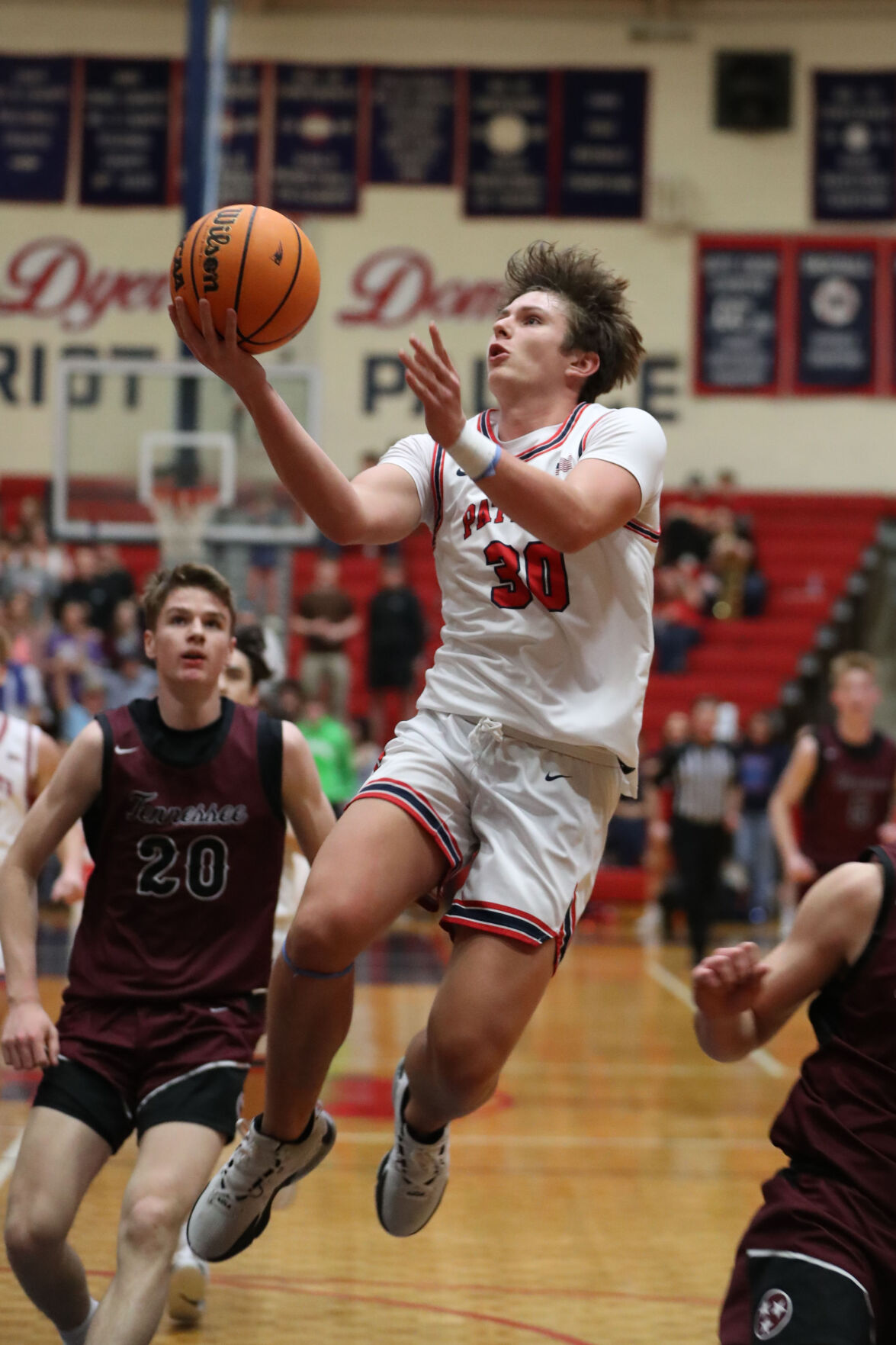 Sullivan East Prevails Over Tennessee High in Thrilling Boys Basketball Match
