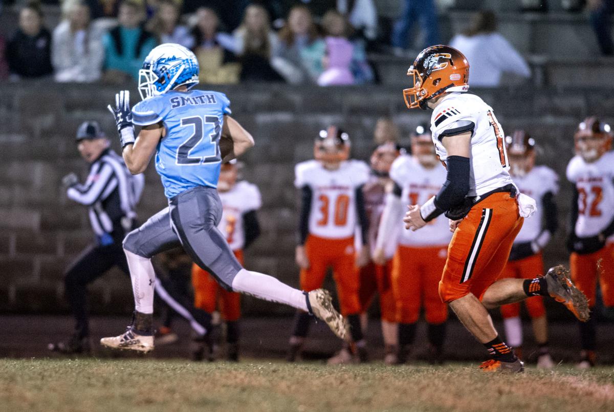 Prep Football Unbeaten Patrick Henry Tops Chilhowie In Hogo