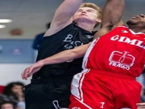 Vi S All Time Leading Scorer Has Found A Hoops Home Overseas Sports News Heraldcourier Com