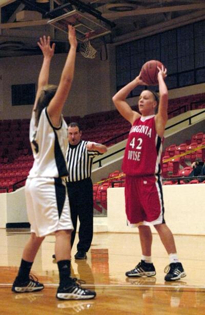 Women S Basketball Mullins Makes Instant Impact For Uva Wise