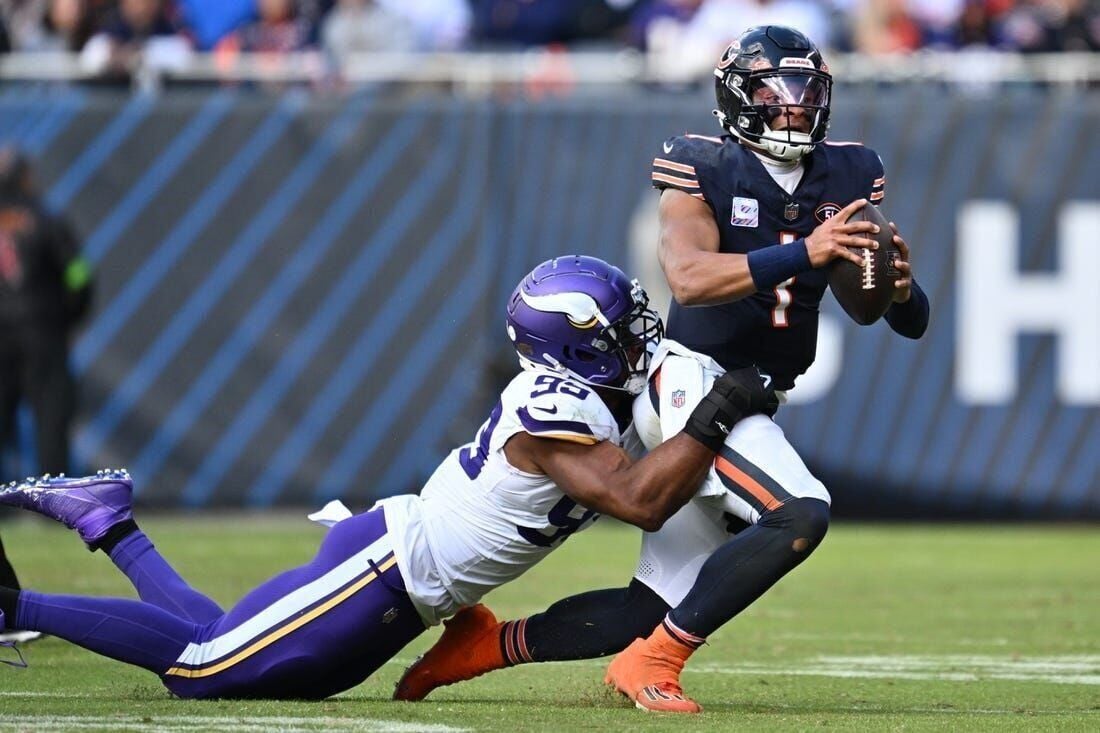 Justin Fields shines again in Chicago Bears' defeat in Dallas