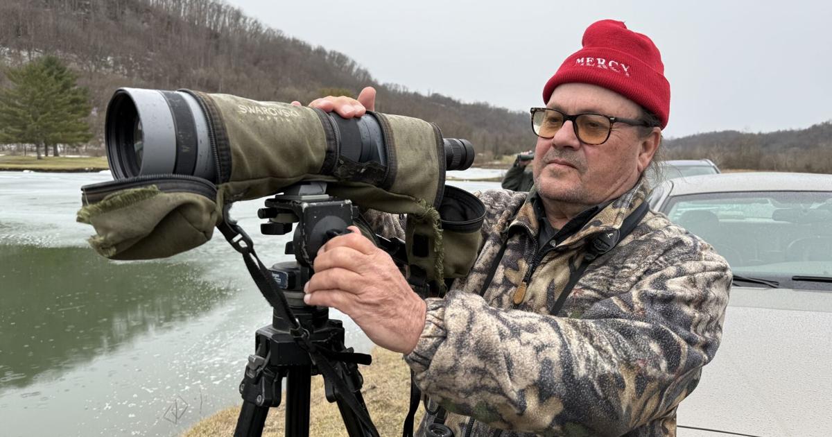 Thom Riggs Photographer Riggs has enjoyed bird watching for over 50 years