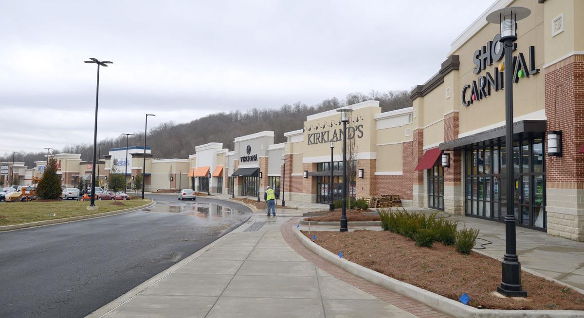 The Pinnacle host giant screen outdoor movies News