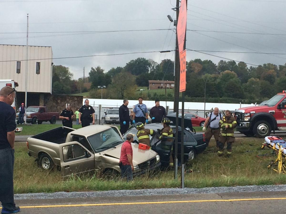 One killed in Bluff City crash