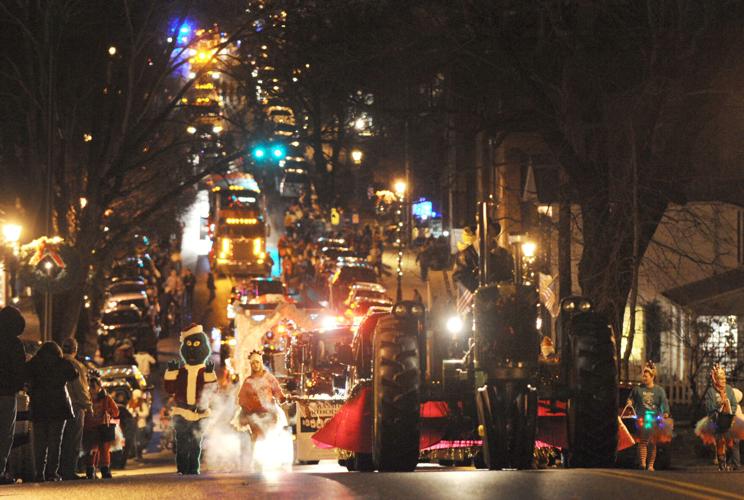 Wythville Christmas Parade 2022 Christmas Parade Returns To Abingdon On Dec. 4 After Being Canceled Last  Year | Local News | Heraldcourier.com