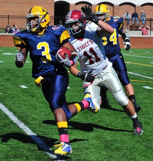 College Football E H Wasps Drop Yet Another Thriller To Hsc