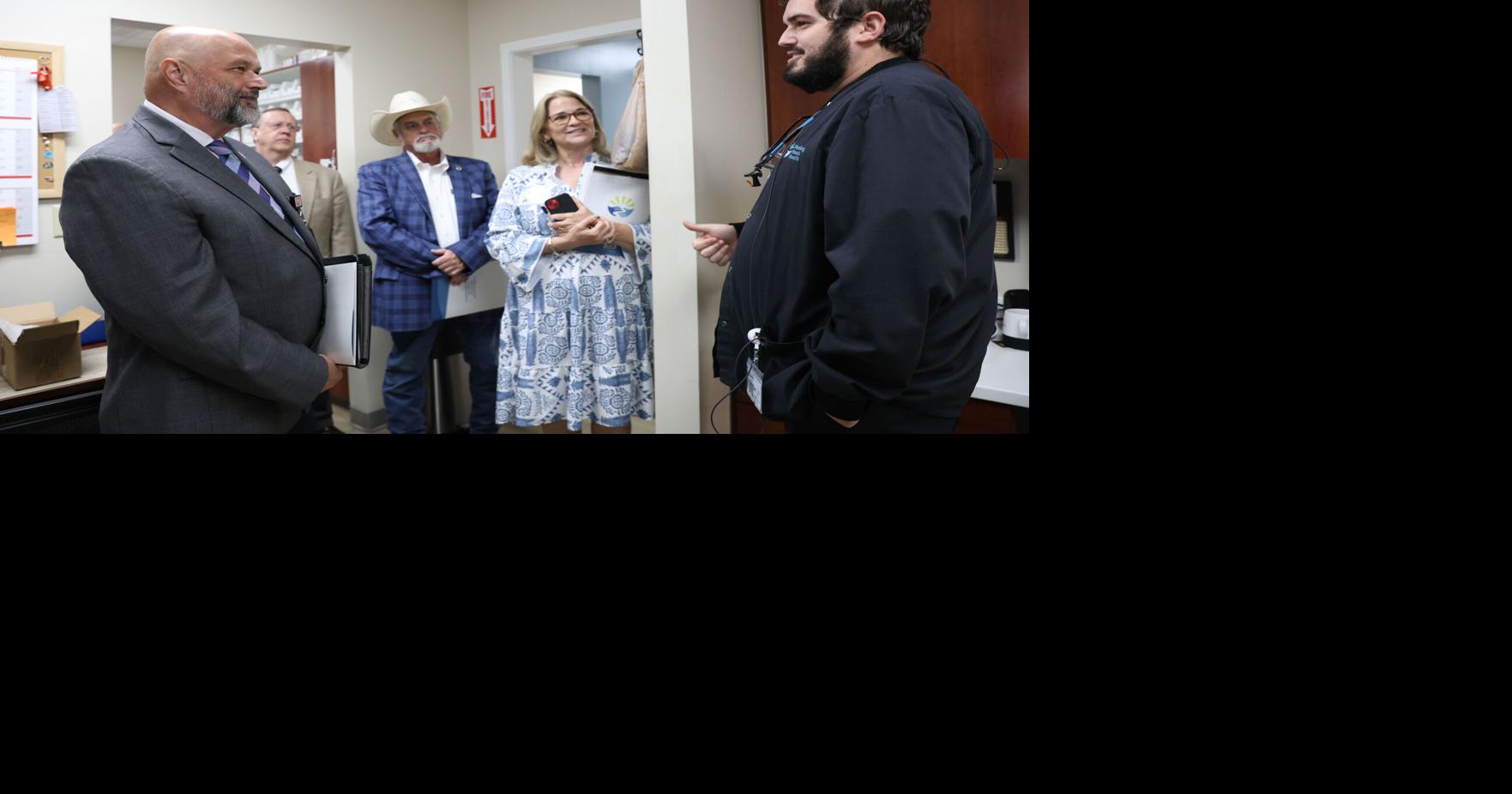 Tennessee health leaders tour Healing Hands Health Center