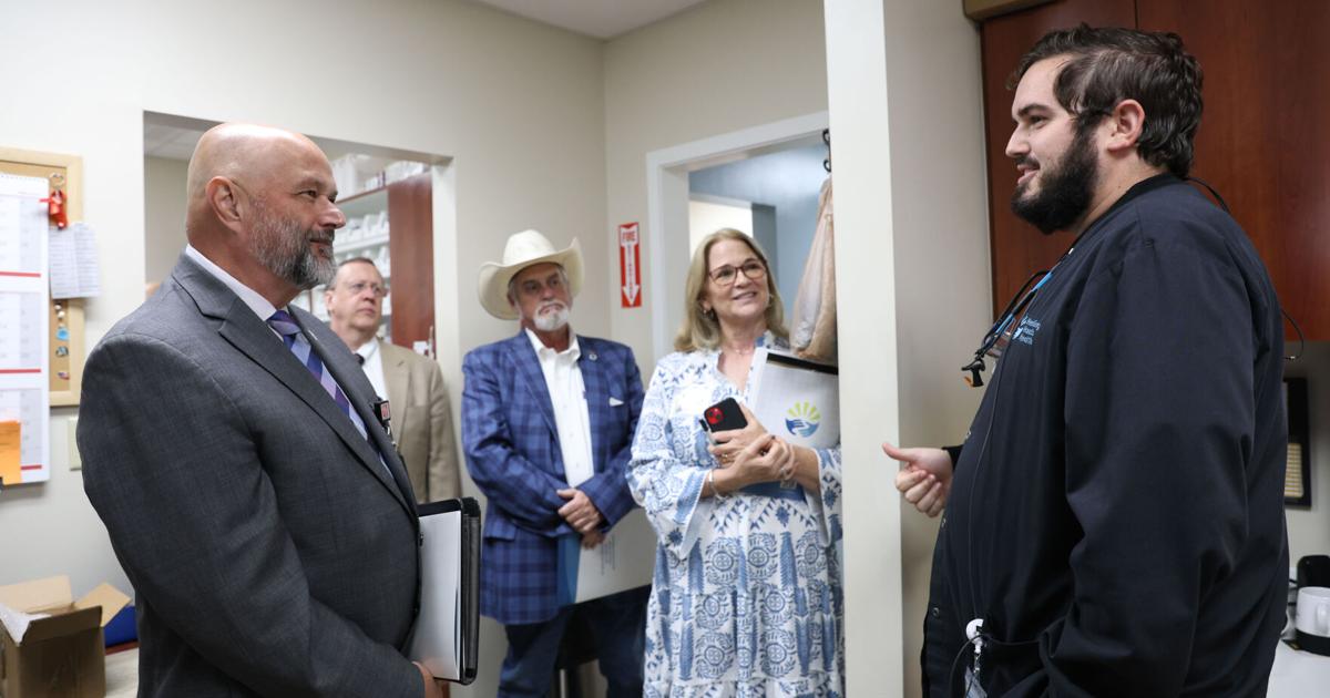 Tennessee health leaders tour Healing Hands Health Center