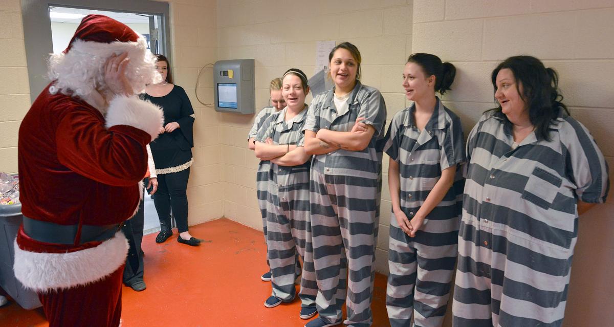 Santa visits Sullivan County jail inmates News