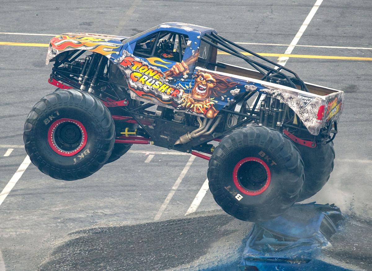 Monster Trucks Put On A Show At Bms As Crowd Favorite Bigfoot Is Beaten Sports News Heraldcourier Com