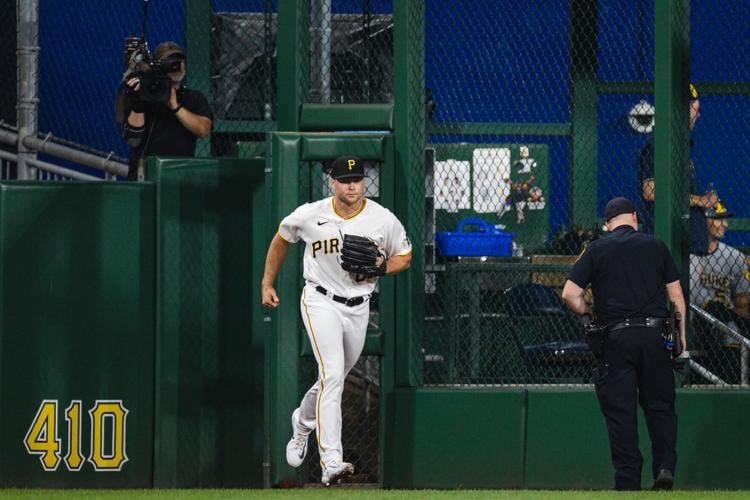 MLB Home Run Derby fun: Ex-Tiger Sean Casey makes a great catch