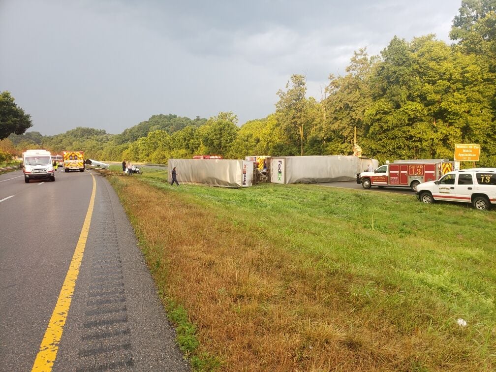 Update Interstate 81 closed due to fatal crash at Glade Spring