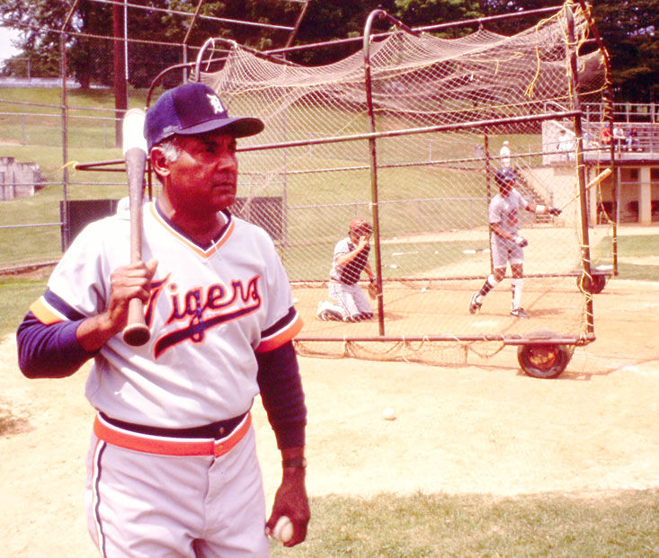 Ruben Amaro Sr., Infielder for Star-Crossed '64 Phillies, Dies at