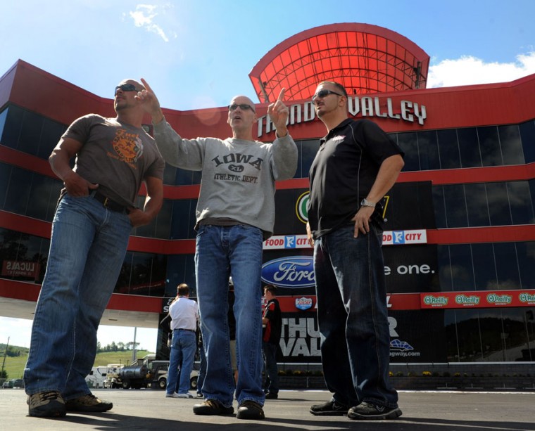 Pinks All Out brings quirky TV to Thunder Valley Latest Headlines