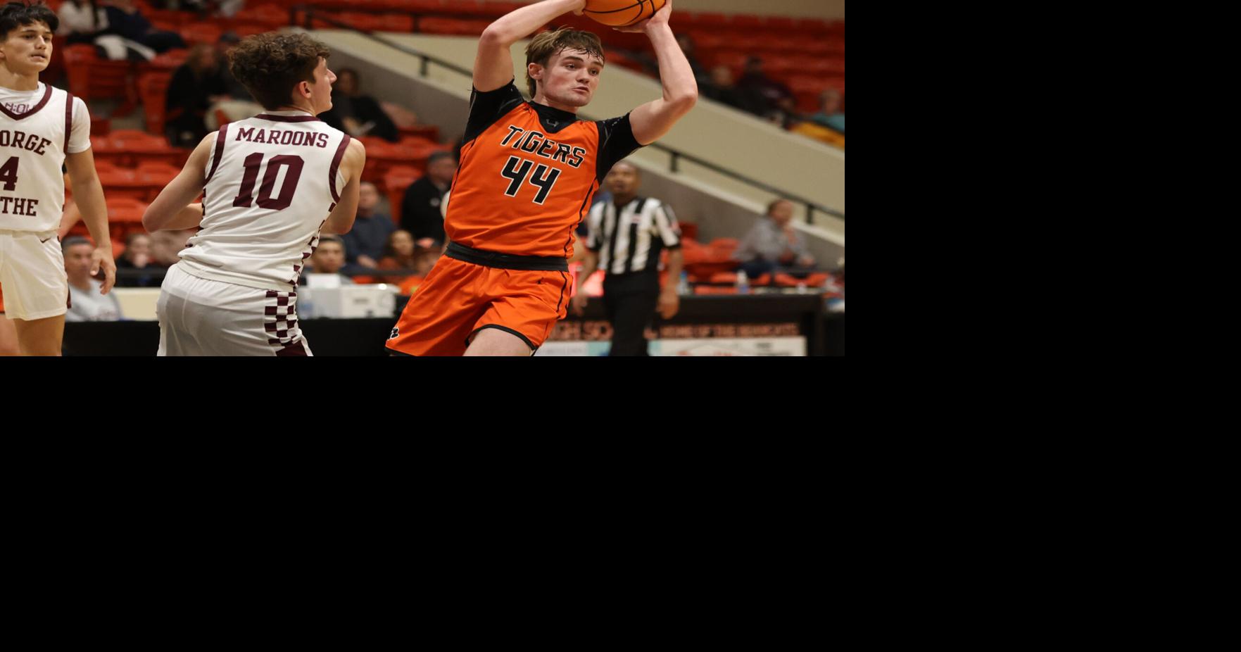 VHSL BOYS BASKETBALL Honaker adds Region 1D hoops gold to regional