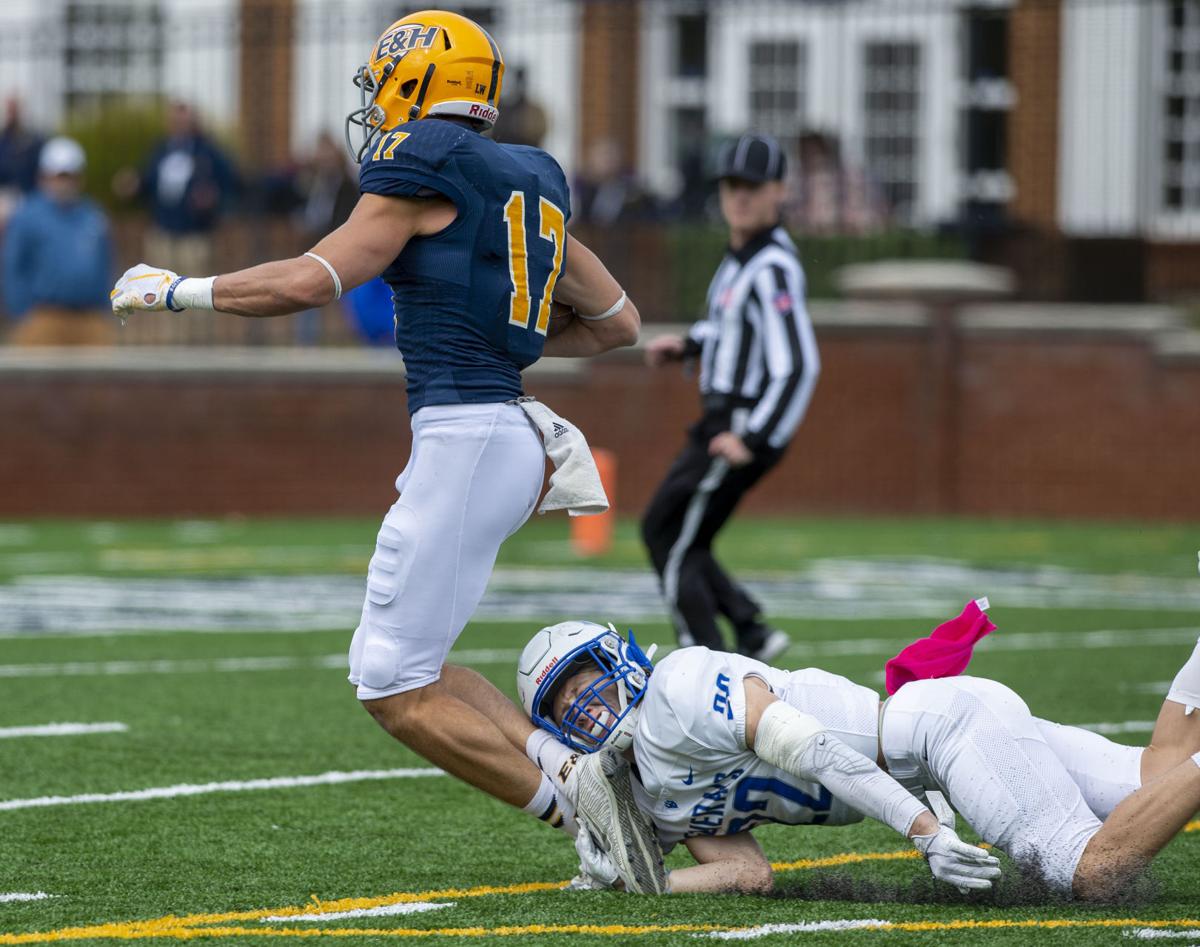 College Football Wasps Pull Off A Stunner Against W L 48 42