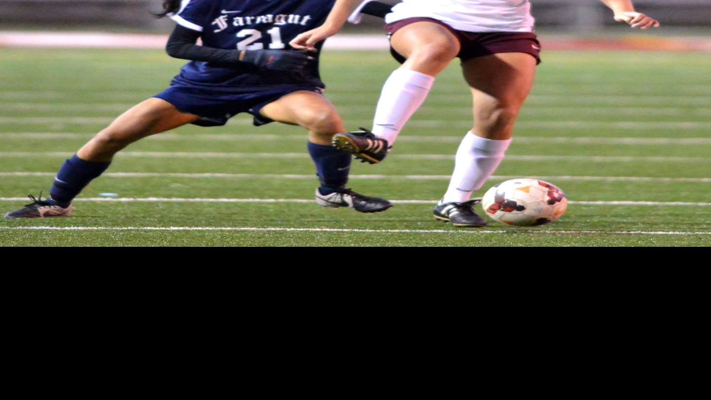 National Signing Day Ths Soccer Star Arnold Inks With Chattanooga Sports News Heraldcourier Com