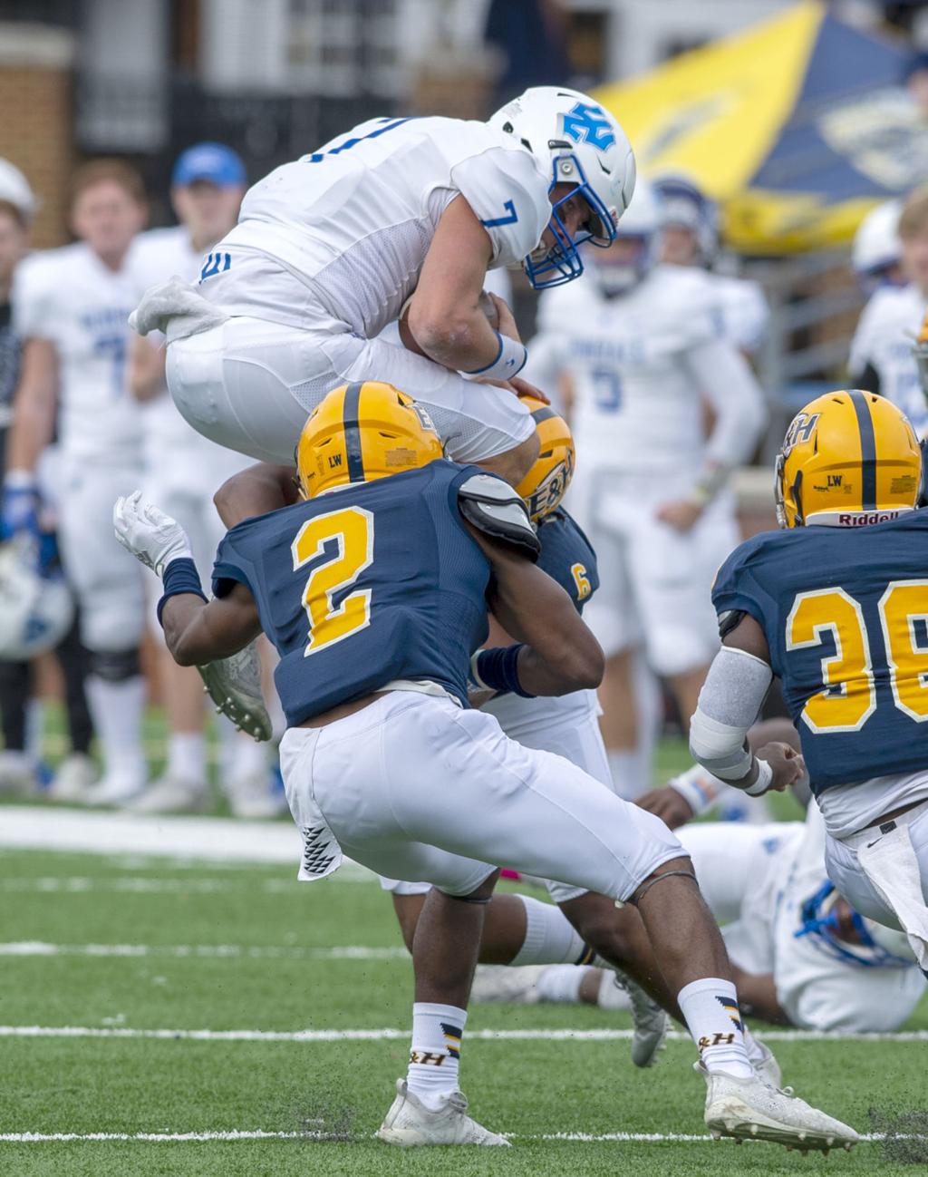College Football Wasps Pull Off A Stunner Against W L 48 42