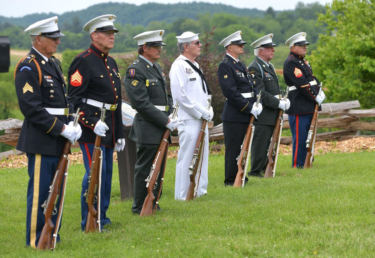 More than 100 people gather in Abingdon to honor fallen soldiers on