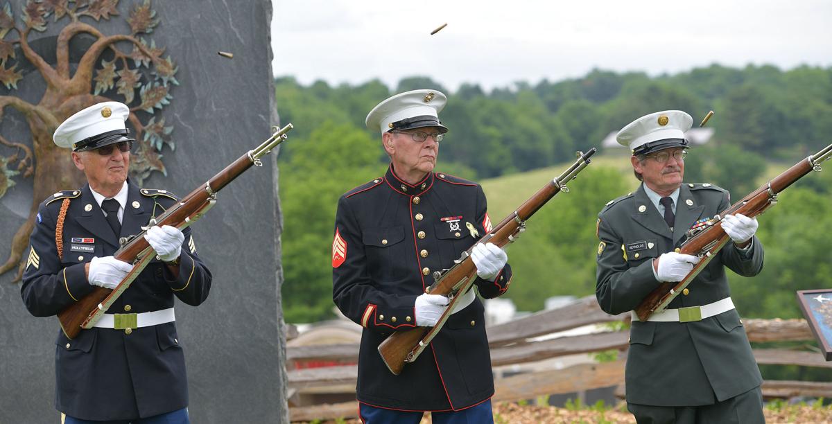 More than 100 people gather in Abingdon to honor fallen soldiers on