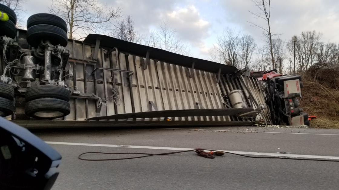 Tractor Trailer Overturned On I 81 Local News Heraldcourier Com