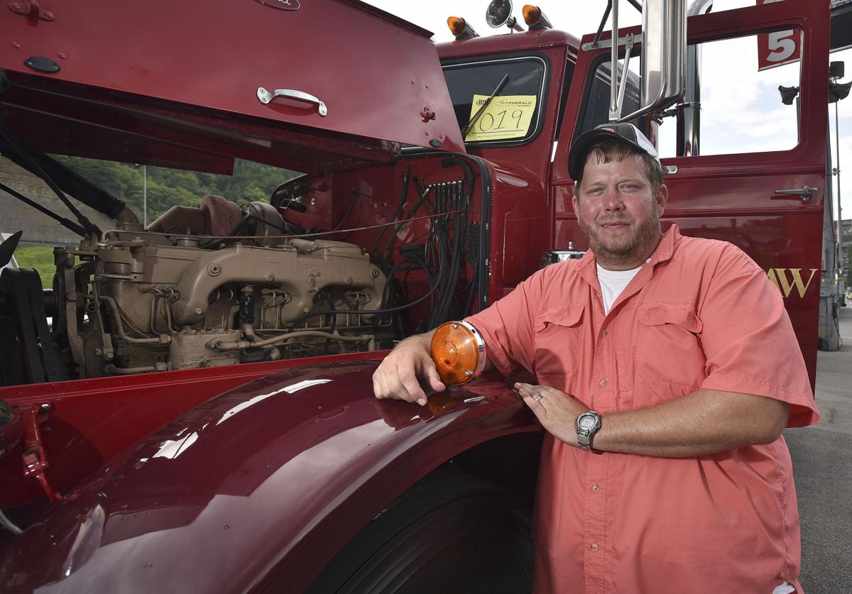 Fitzgerald Peterbilt Semi Casual Truck Show Galleries