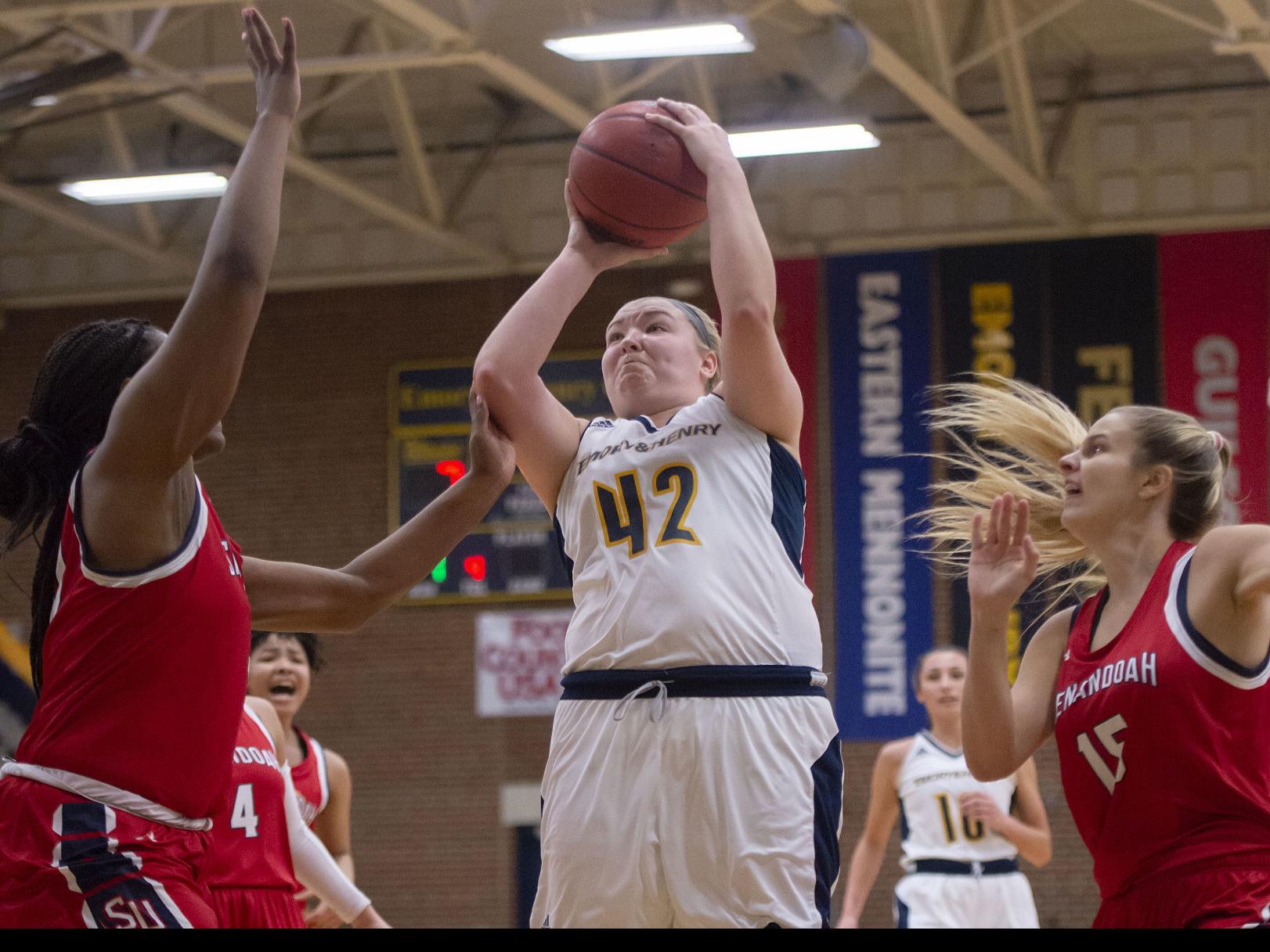 College Women S Basketball Resilient Resourceful Sydney Mckinney