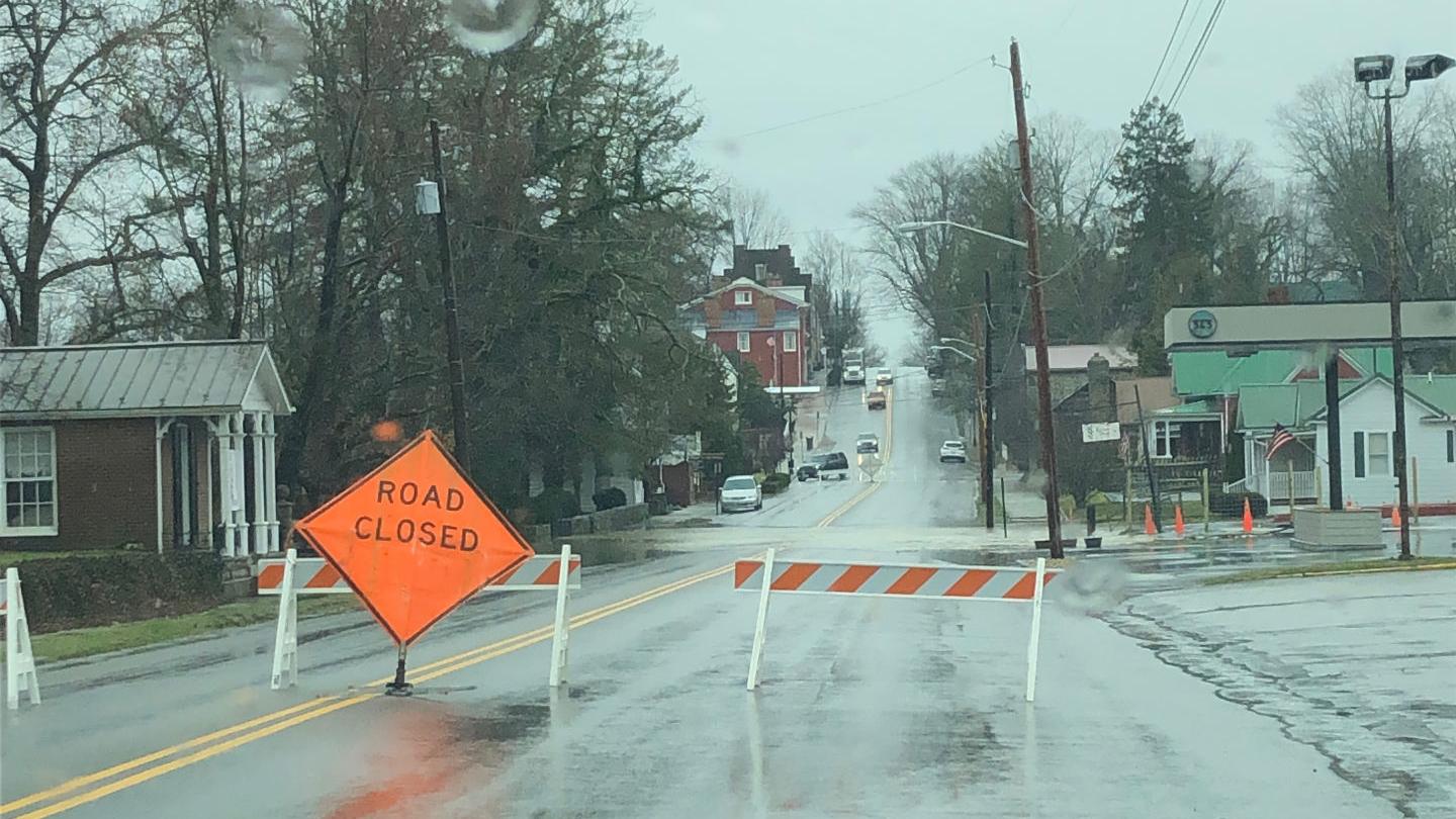 Heavy Steady Rain Causes Localized Flooding Landslides Latest Headlines Heraldcourier Com