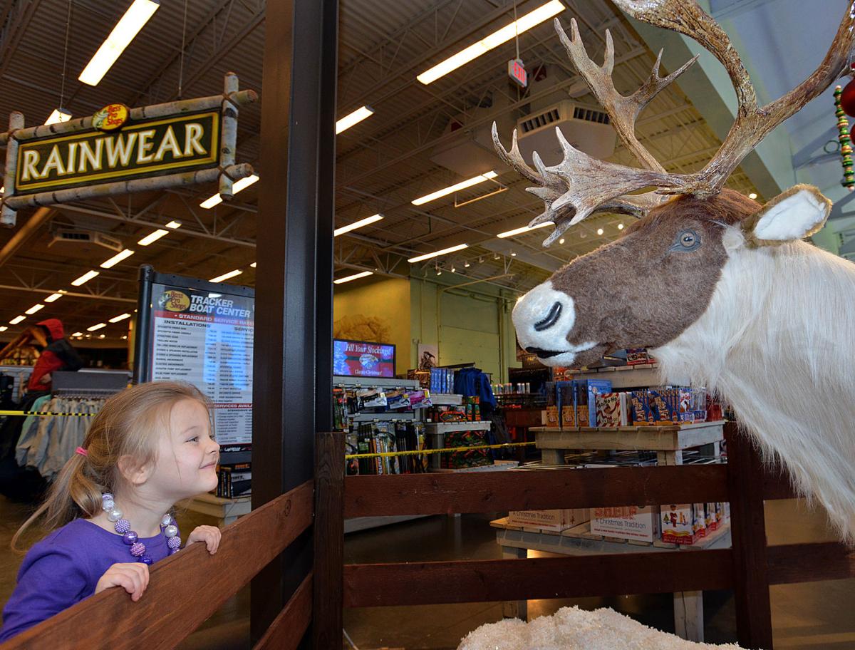 Bass Pro Shop Previews Santa S Wonderland Local News