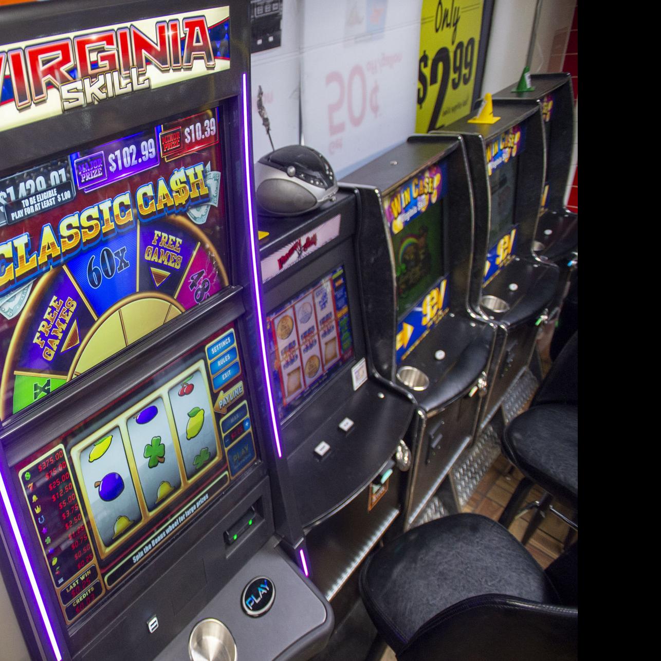 Videos Of People Playing Slot Machines