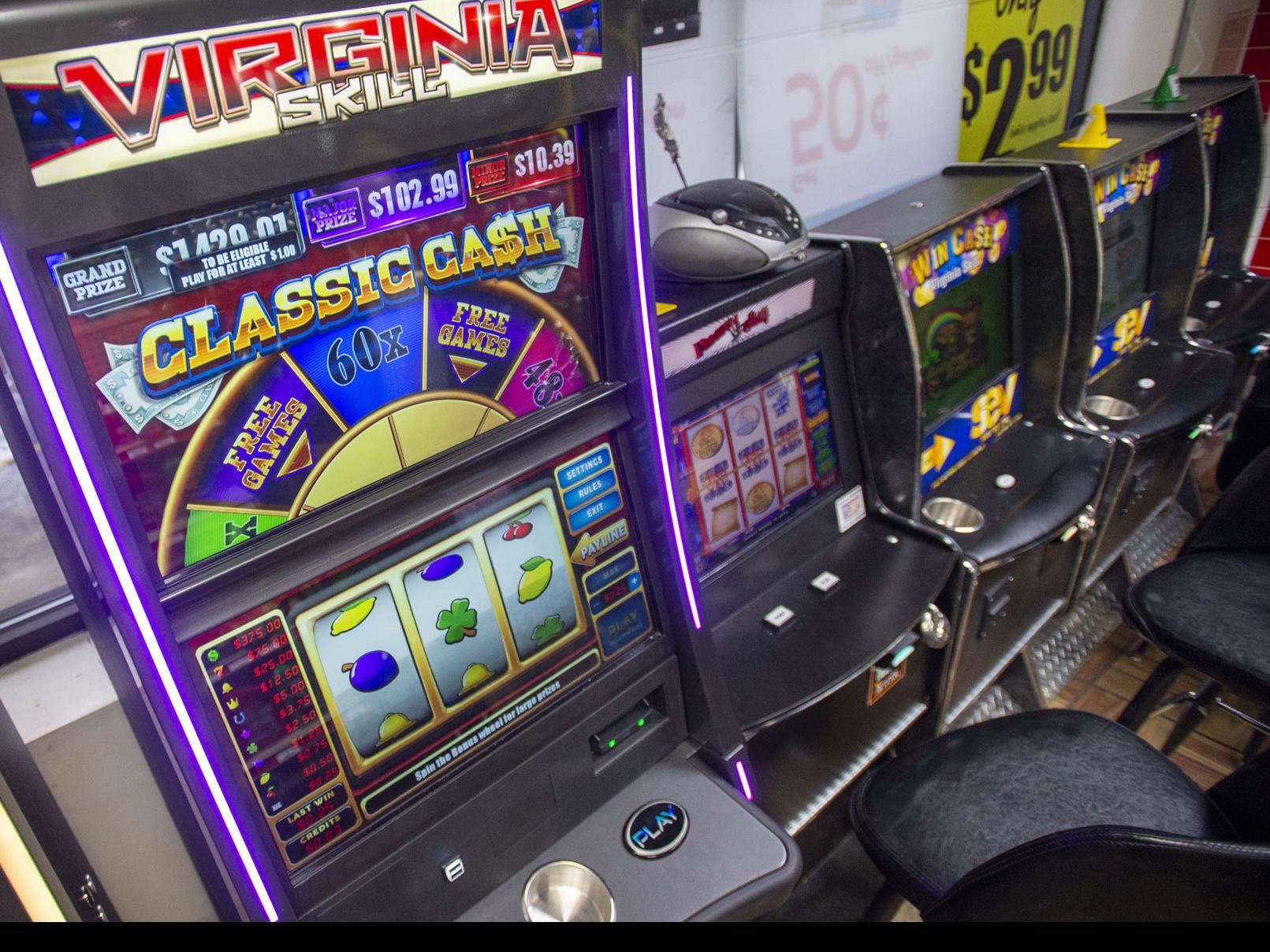 Reading slot machine pay tables