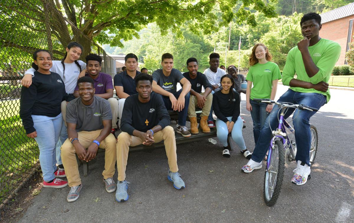 Grundy, Va.’s Mountain Mission graduating its most successful class; six to play D1 basketball