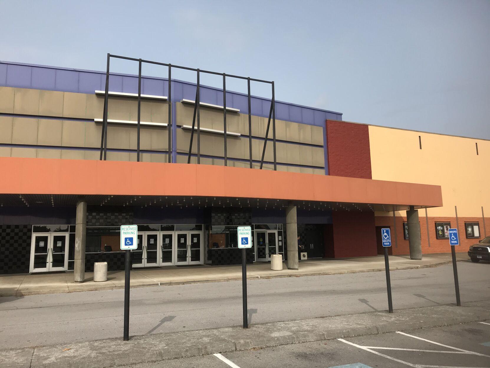 new movie theater holds soft opening with free classic movie showings local news heraldcourier com