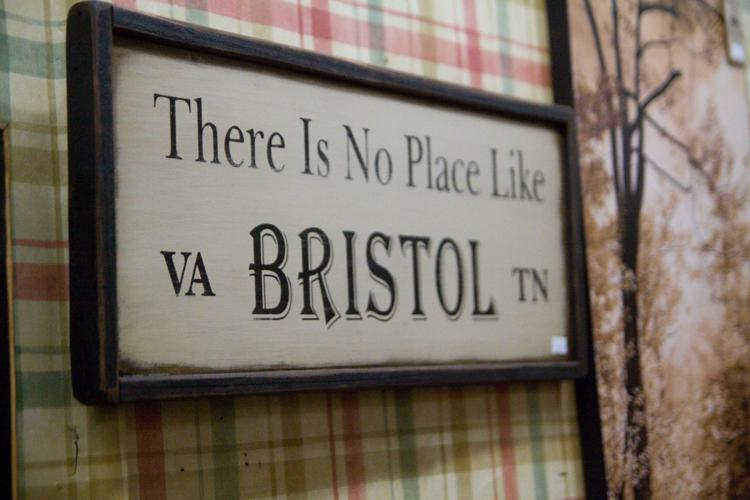 There is no place like Bristol sign available at Cranberry Lane on State Street in Bristol, Virginia.