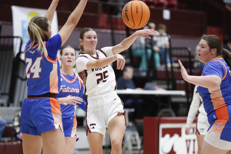 Tennessee High tops Volunteer in Doc Maples Holiday Hoops