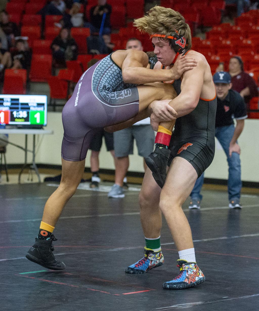 Prep Wrestling Lebanon S Logan Smith Ends Cressel Classic Curse