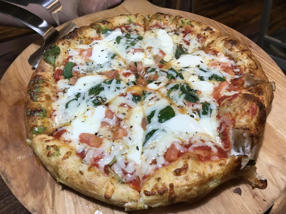 bhc 1215201 mamma4  pizza