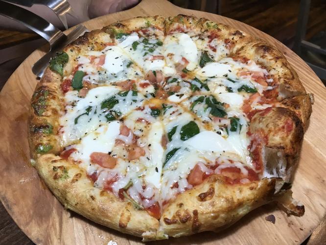 bhc 1215201 mamma4  pizza