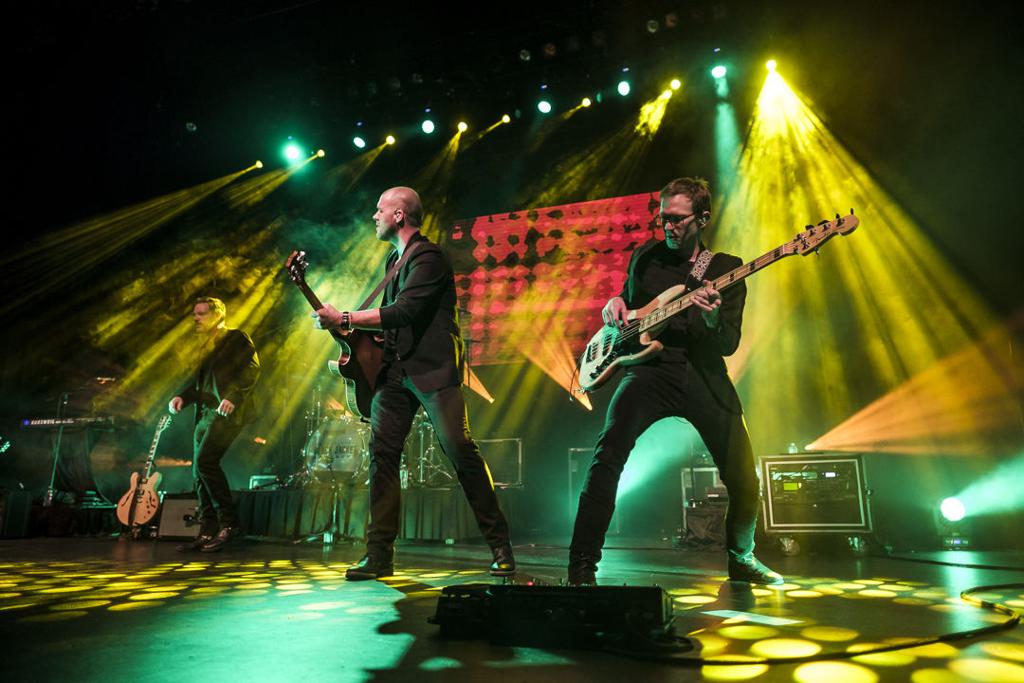 Black Jacket Symphony Led Zeppelin Ii Article Lifestyles Heraldcourier Com